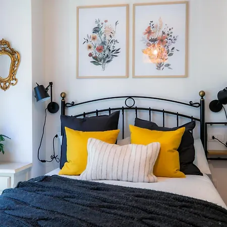 Pinaserena Chic Duplex With Garden In Апартаменты Вильянуа