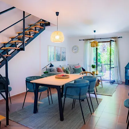 Pinaserena Chic Duplex With Garden In Апартаменты *