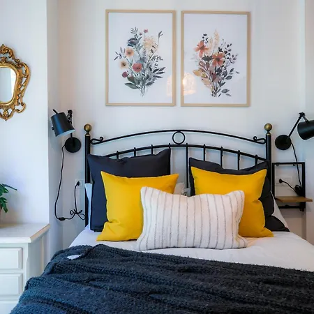 Pinaserena Chic Duplex With Garden In