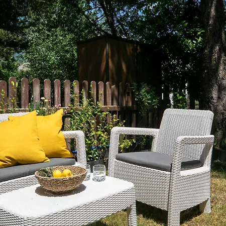 Апартаменты Pinaserena Chic Duplex With Garden In