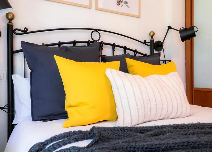 Pinaserena Chic Duplex With Garden In Apartamento Villanúa