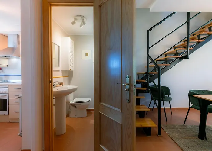 Pinaserena Chic Duplex With Garden In Apartamento