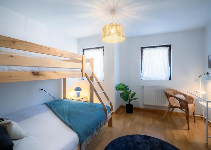 Pinaserena Chic Duplex With Garden In Villanúa