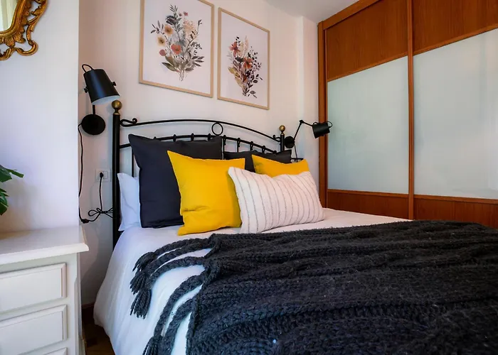 Pinaserena Chic Duplex With Garden In Apartamento