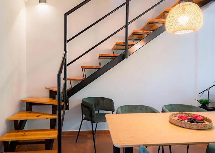 Apartamento Pinaserena Chic Duplex With Garden In